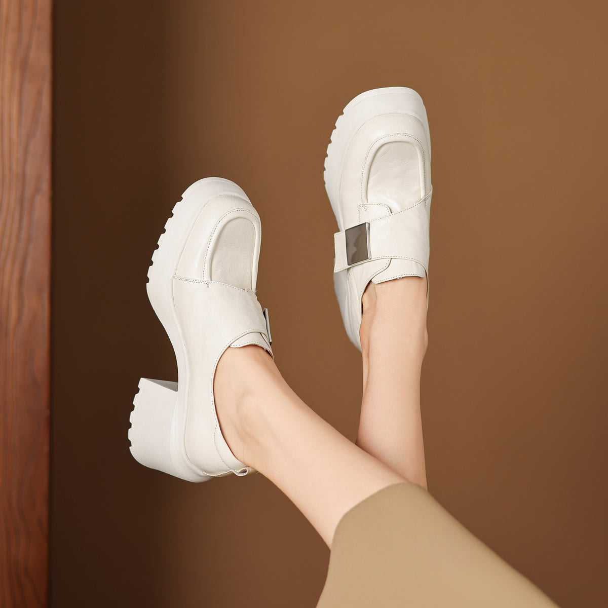 Pantofi mocasini damă din piele de oaie, toc gros, talpă din cauciuc expandat, stil minimalist