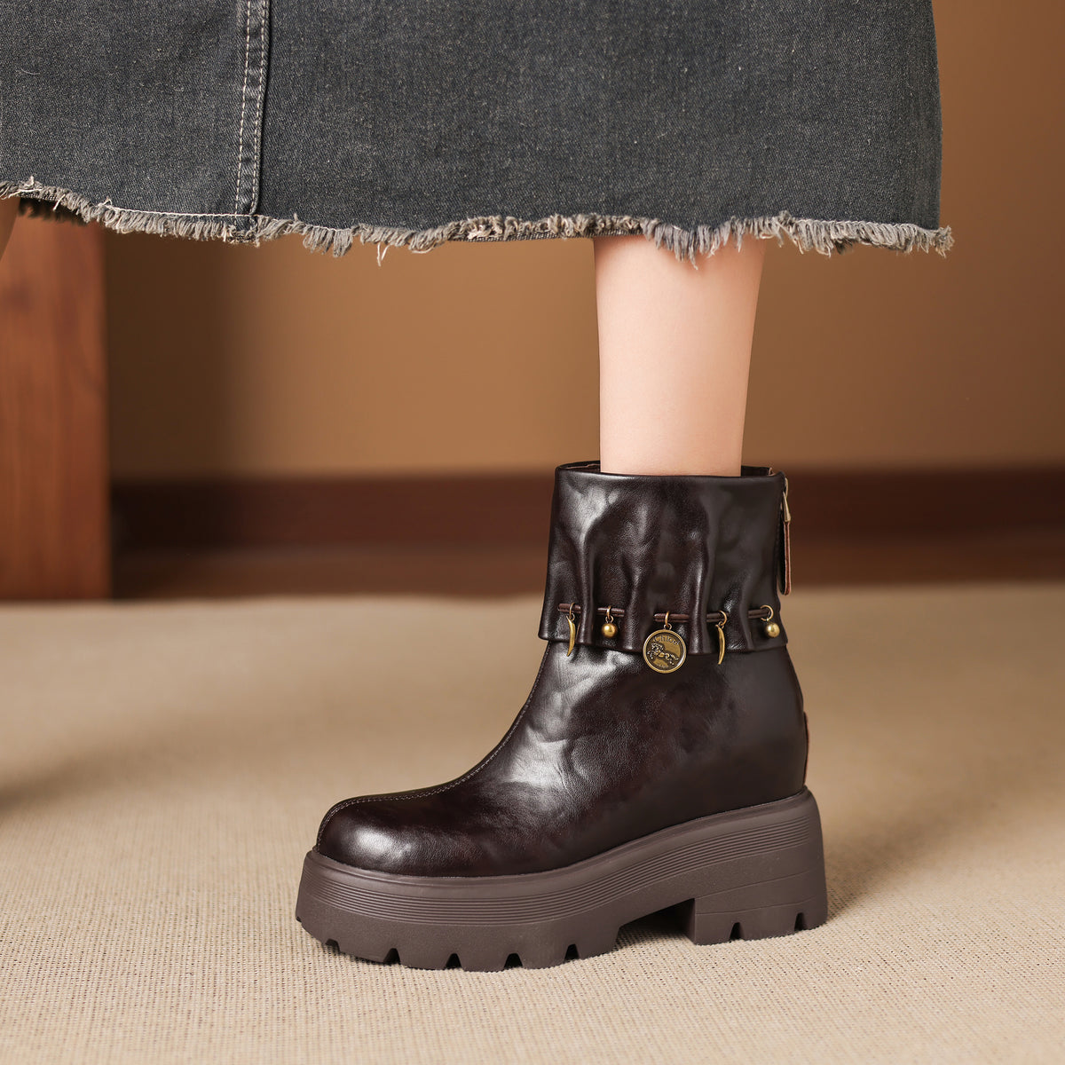 Ghete scurte damă din piele, înălțare ascunsă 10cm, platformă groasă, design cu curele