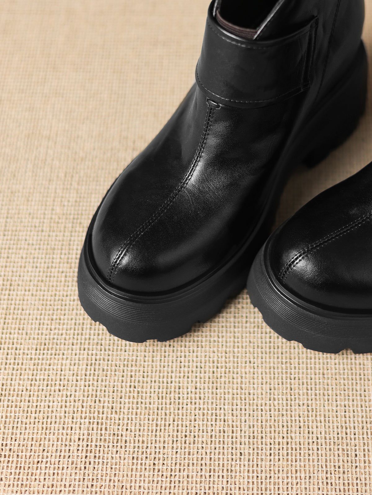 Ghete scurte damă cu platformă, înălțare ascunsă 10cm, piele naturală, catarama decorativă