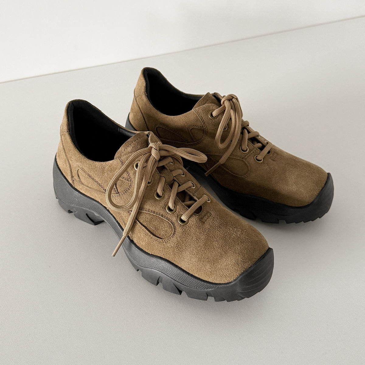Pantofi casual damă piele întoarsă maro‑kaki, talpă groasă antiderapantă, model outdoor urban